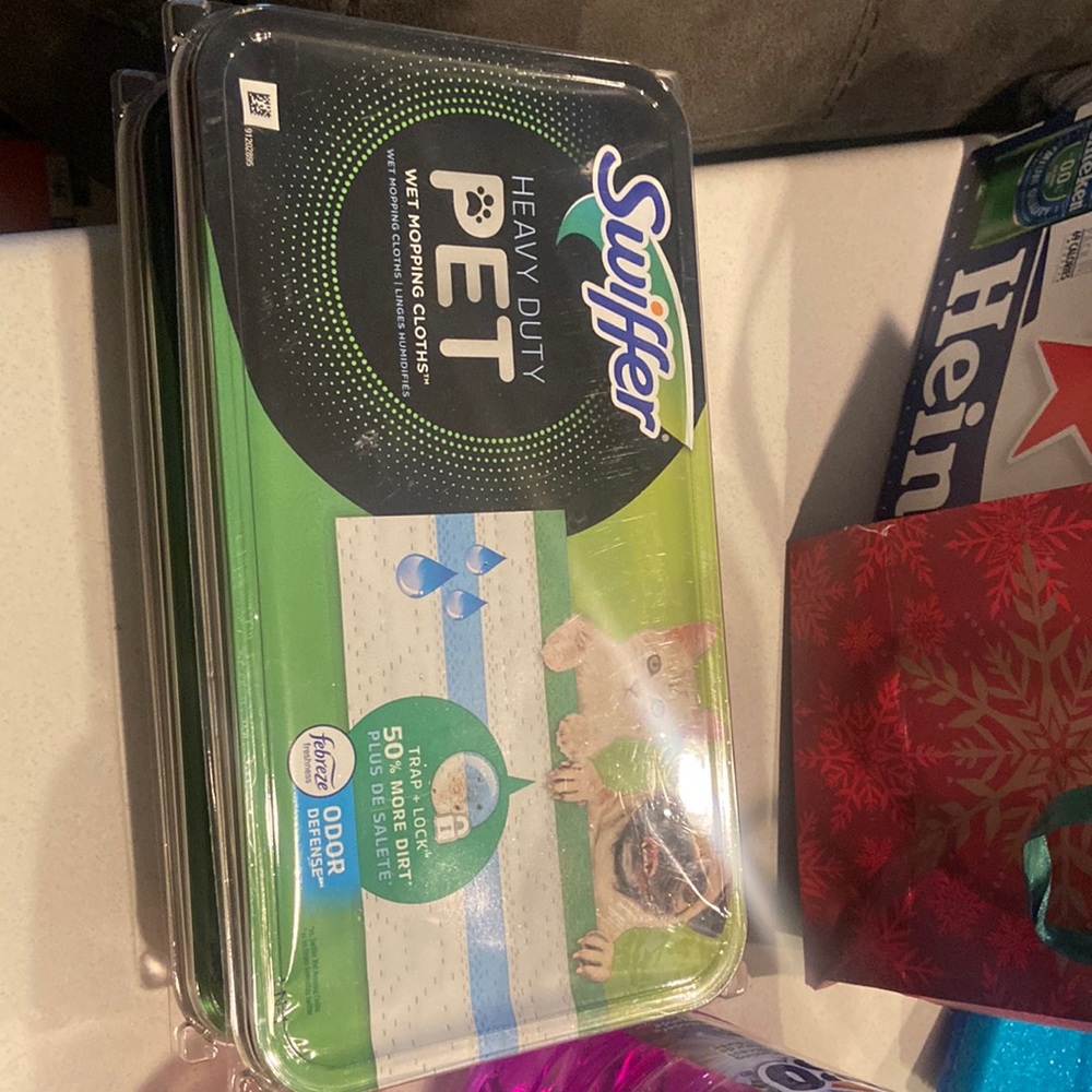 Swifter wet mopping cloths